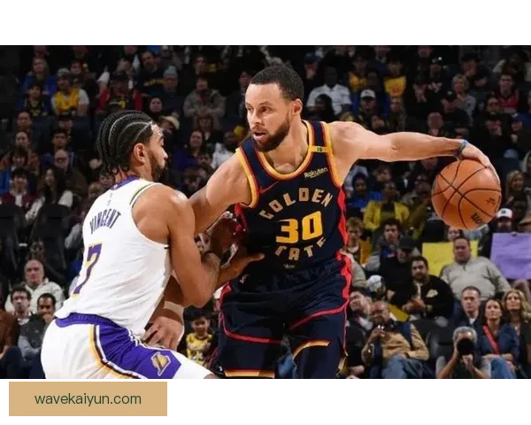 戴维斯对阵强队表现稳健，防守数据持续提升